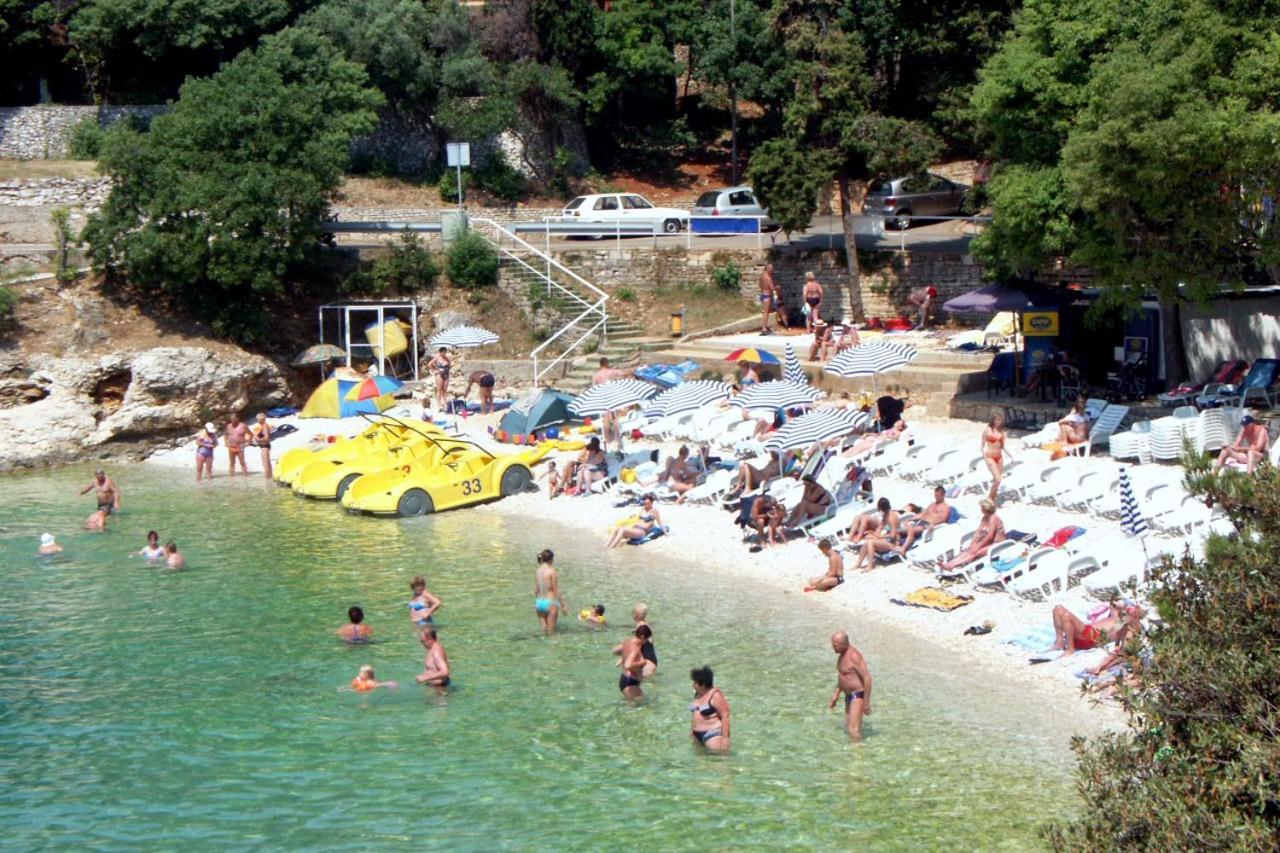 Apartments With A Parking Space Rabac, Labin - 7410 المظهر الخارجي الصورة