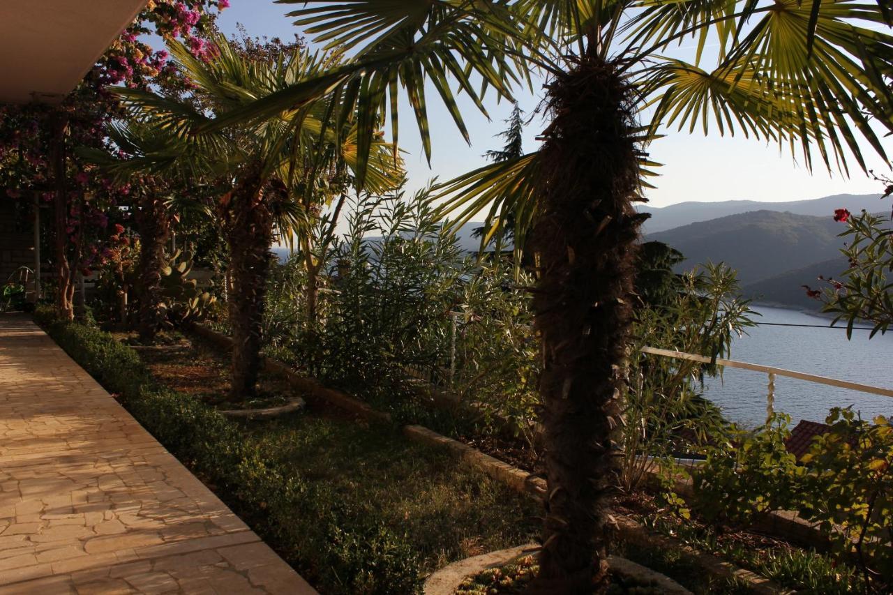 Apartments With A Parking Space Rabac, Labin - 7410 المظهر الخارجي الصورة