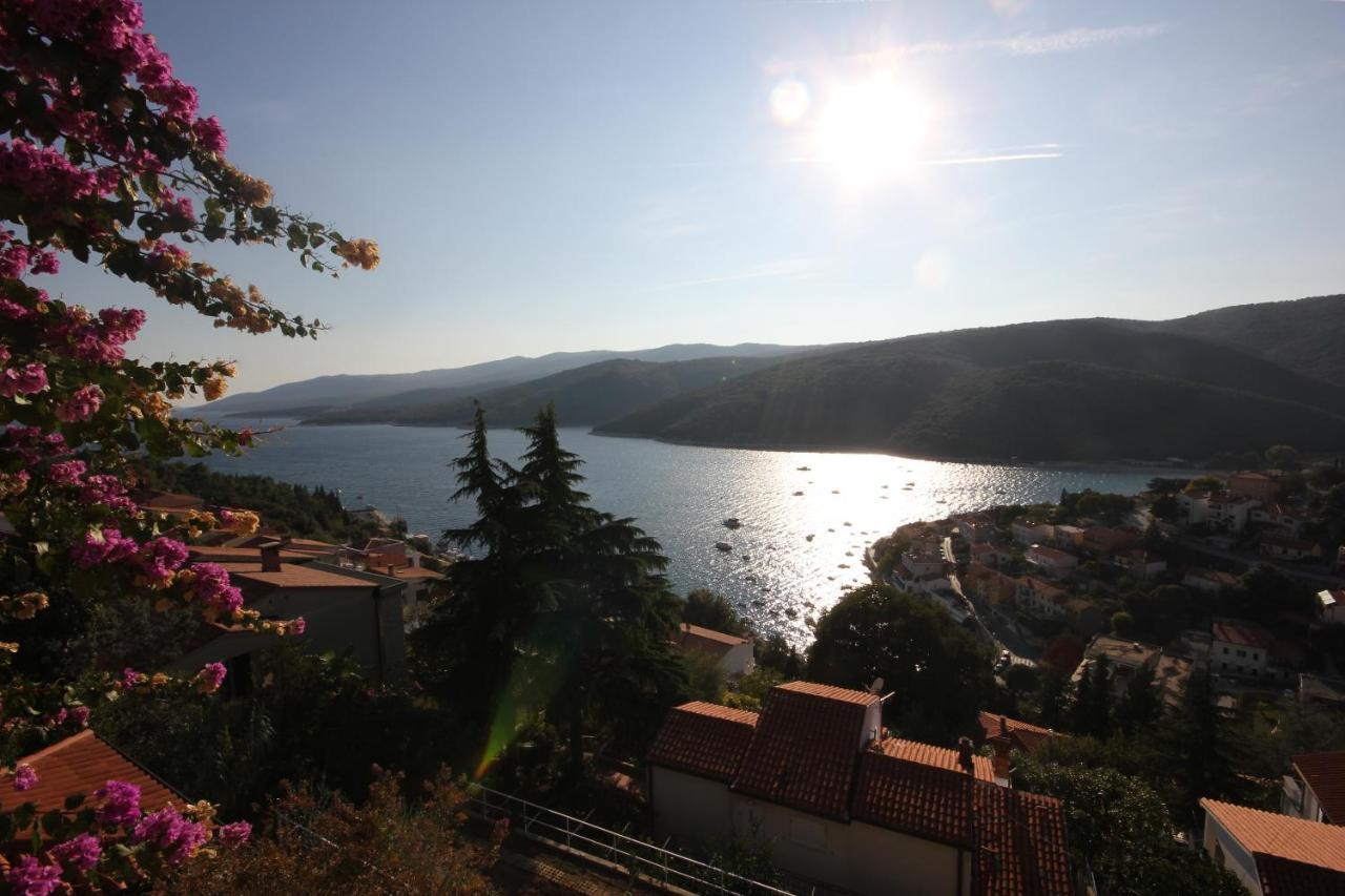 Apartments With A Parking Space Rabac, Labin - 7410 المظهر الخارجي الصورة