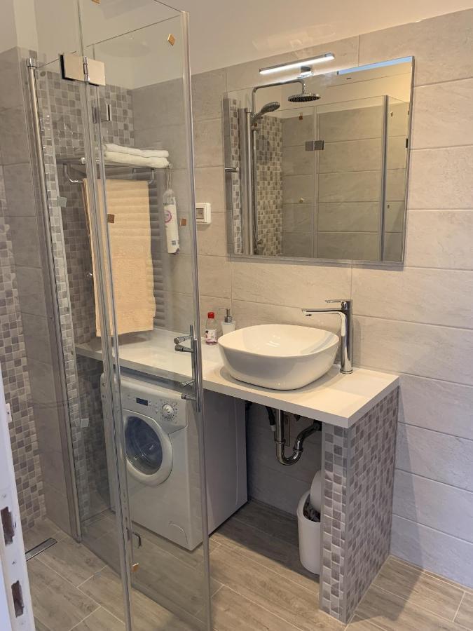 Apartments With A Parking Space Rabac, Labin - 7410 المظهر الخارجي الصورة