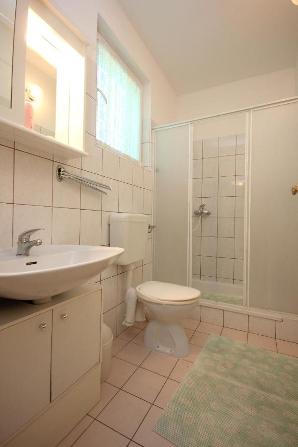 Apartments With A Parking Space Rabac, Labin - 7410 المظهر الخارجي الصورة