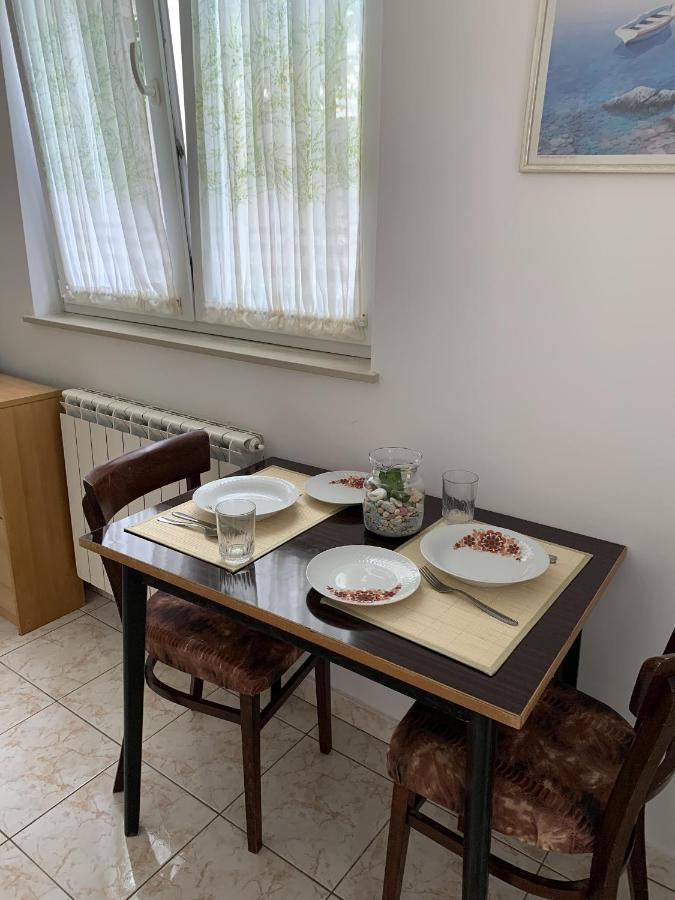 Apartments With A Parking Space Rabac, Labin - 7410 المظهر الخارجي الصورة